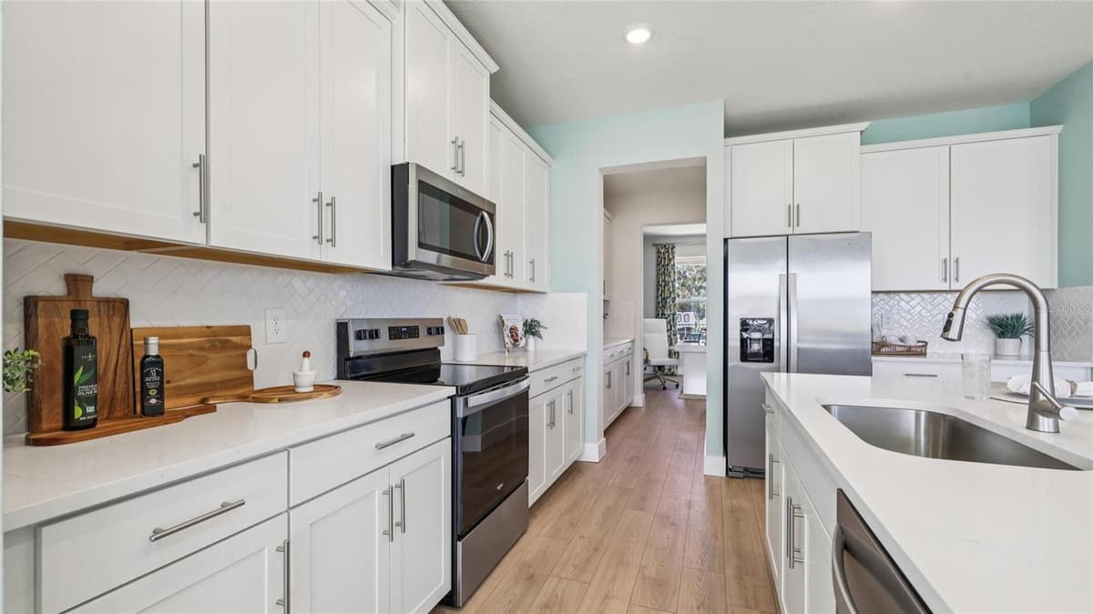 5227 40TH CIRCLE — photo 7 of 48