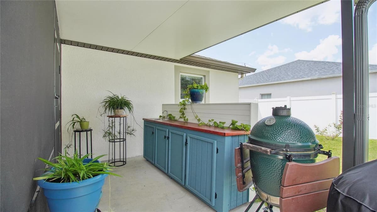 17 RUTH DRIVE — photo 8 of 25