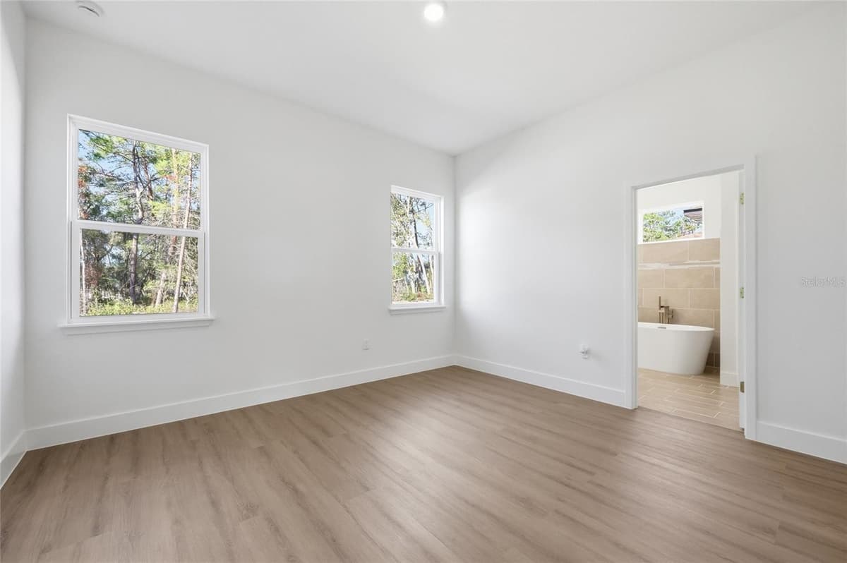 4465 152ND STREET — photo 17 of 47