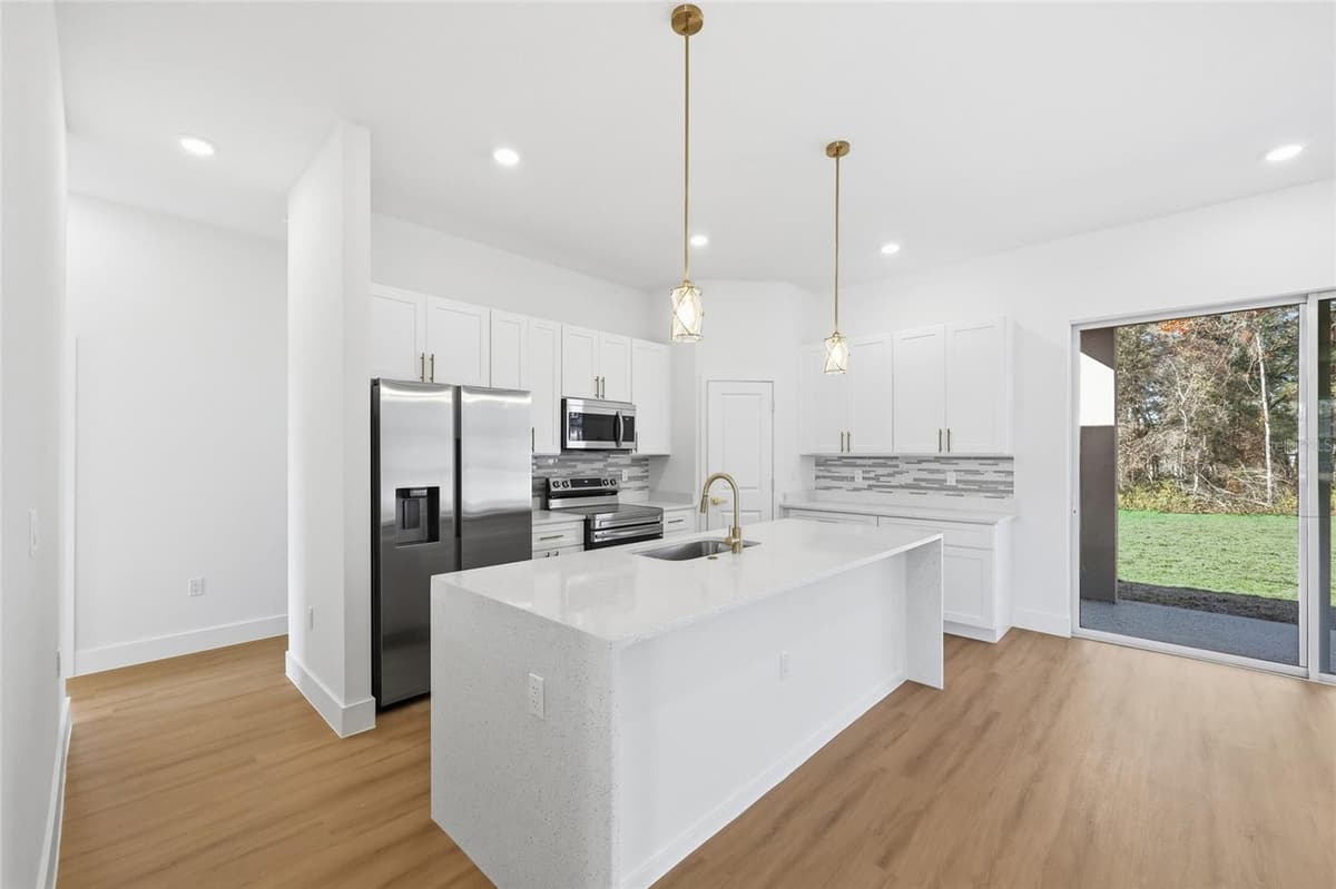 4465 152ND STREET — photo 8 of 47
