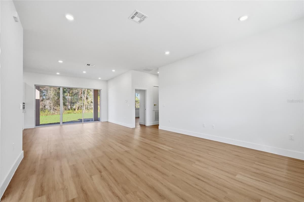 4465 152ND STREET — photo 14 of 47