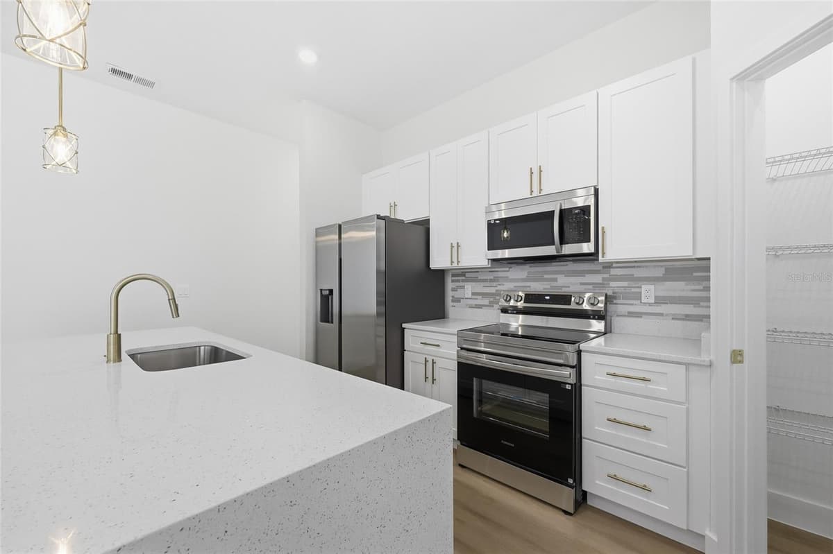 4465 152ND STREET — photo 12 of 47