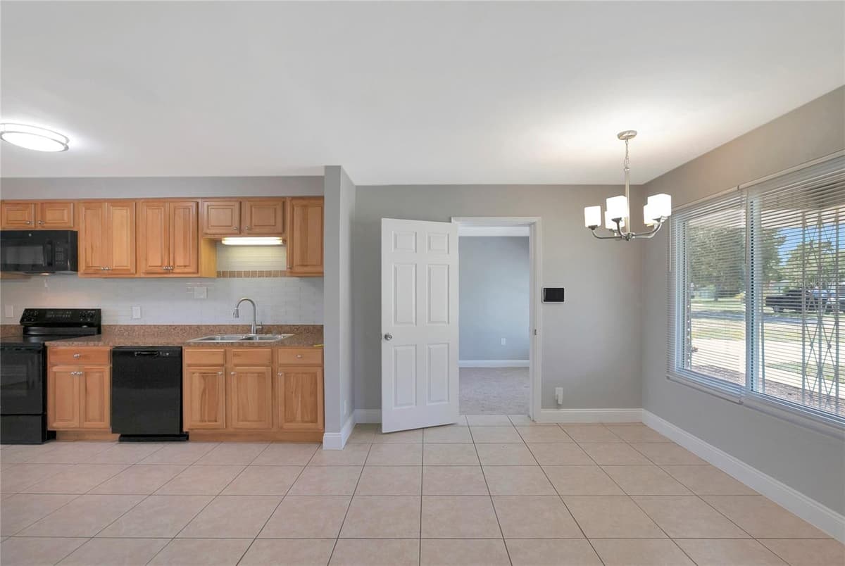 1706 SHORE ACRES DRIVE — photo 11 of 39
