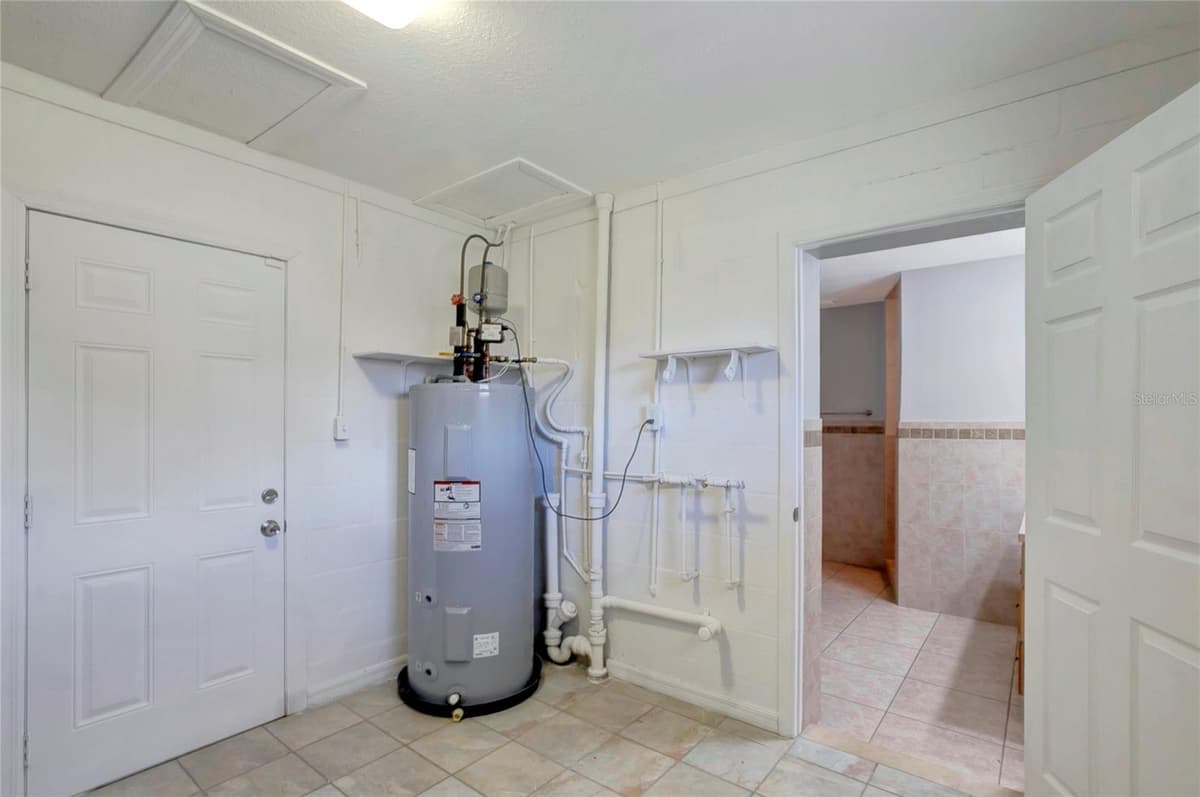 1706 SHORE ACRES DRIVE — photo 34 of 39