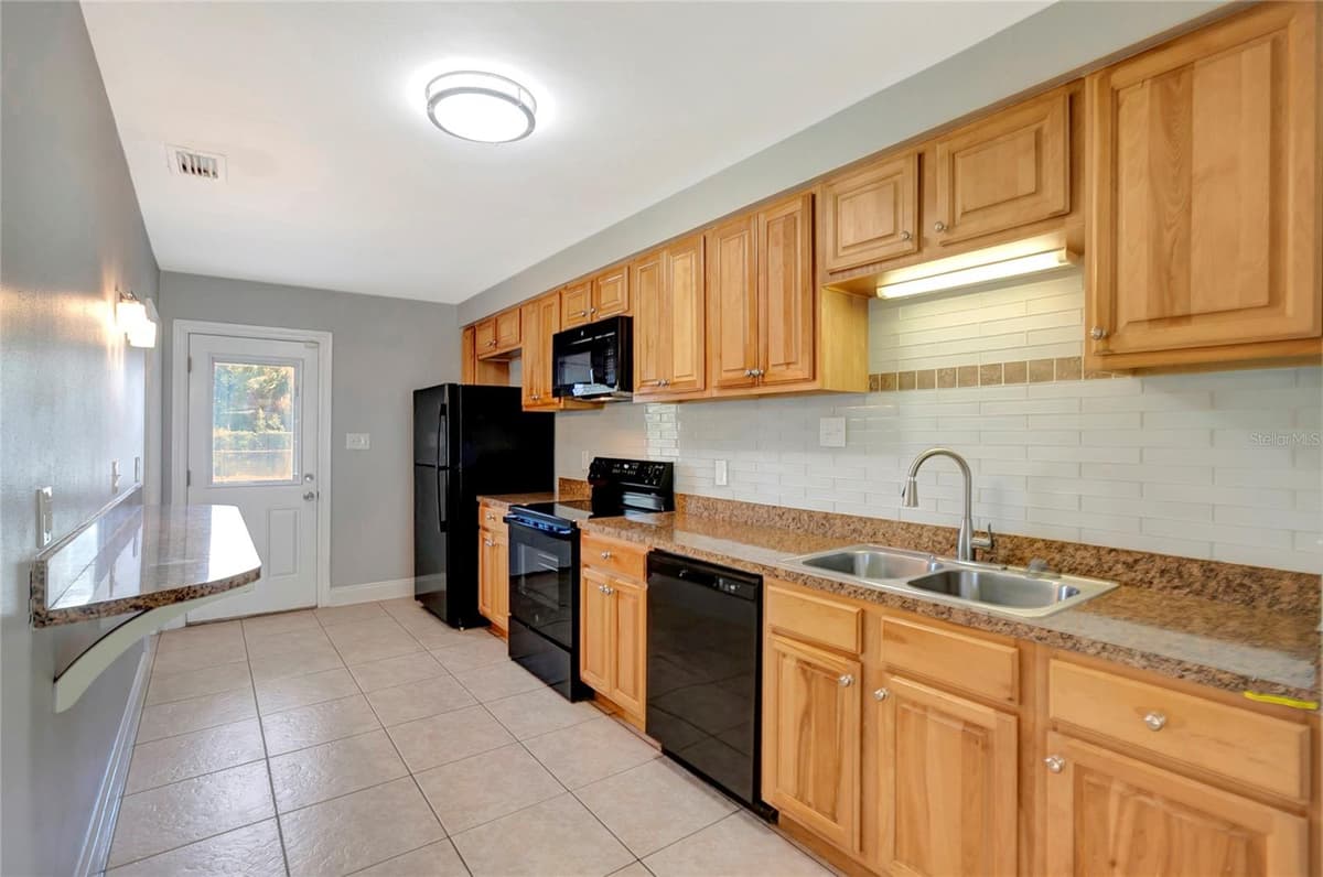 1706 SHORE ACRES DRIVE — photo 12 of 39