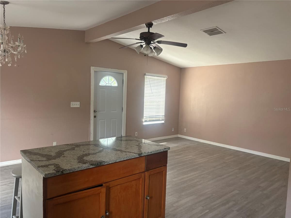 16 CHRISTIANA AVENUE — photo 4 of 7