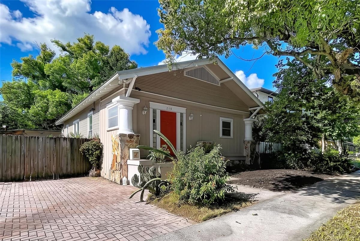 210 FLORIBRASKA AVENUE — photo 2 of 62