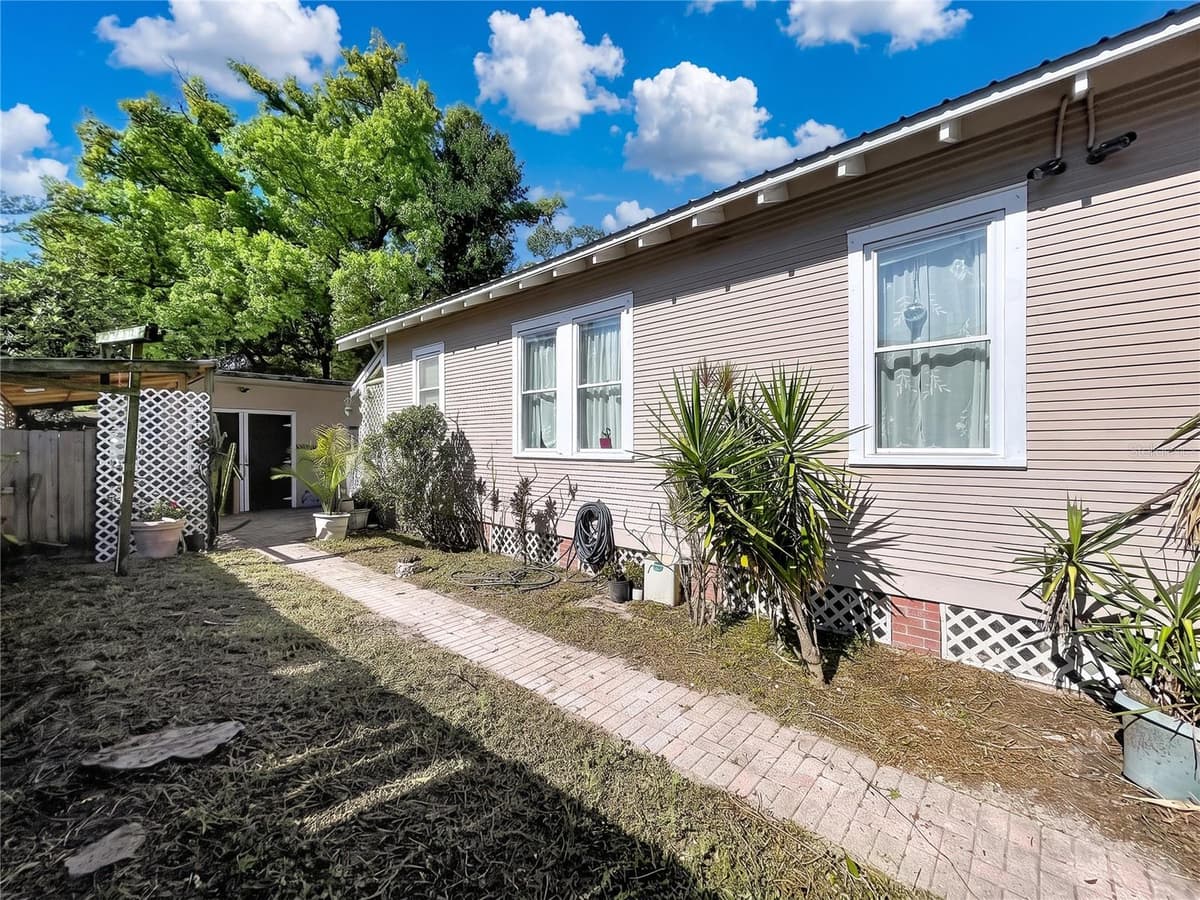 210 FLORIBRASKA AVENUE — photo 37 of 62