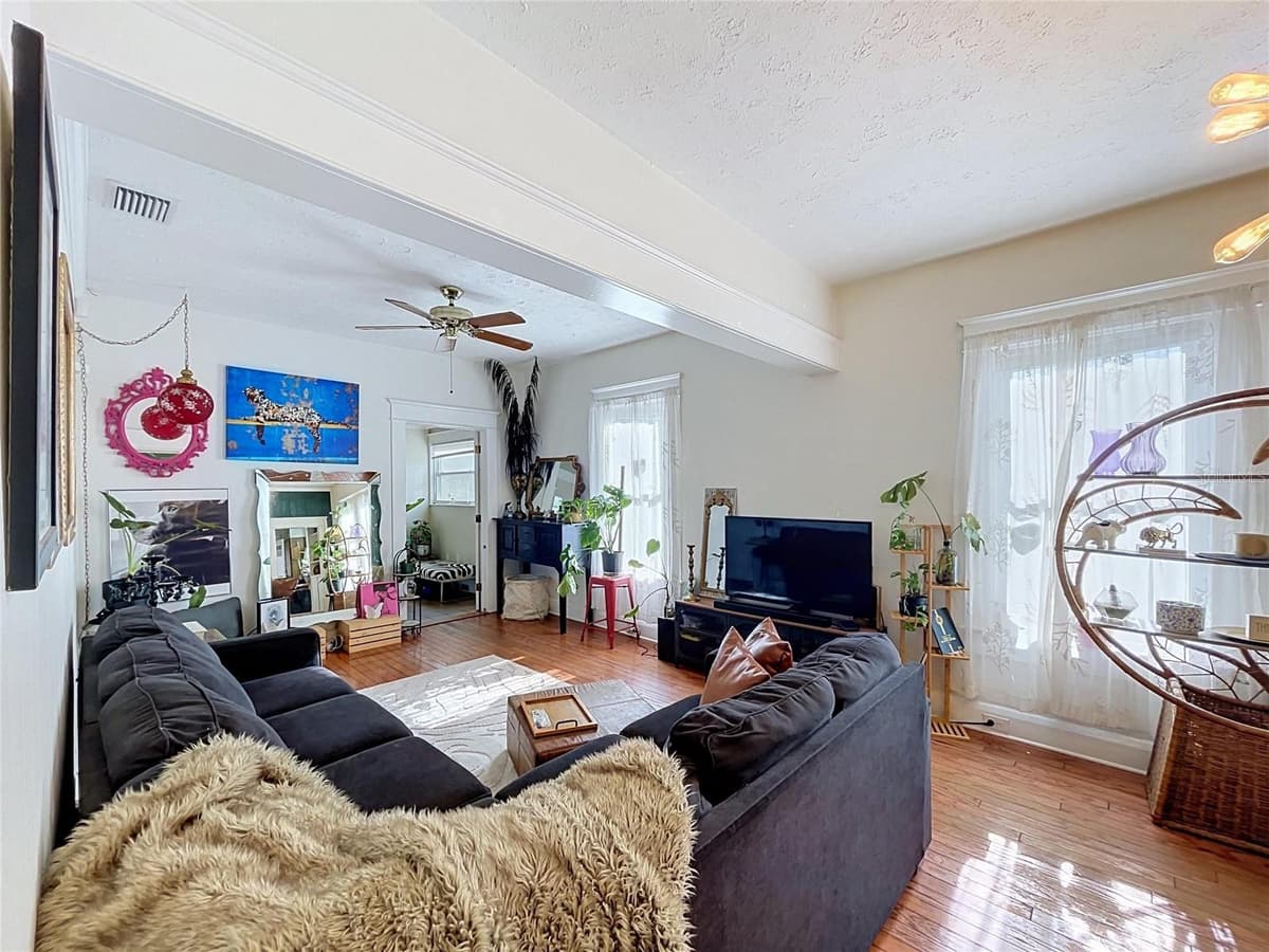 210 FLORIBRASKA AVENUE — photo 13 of 62