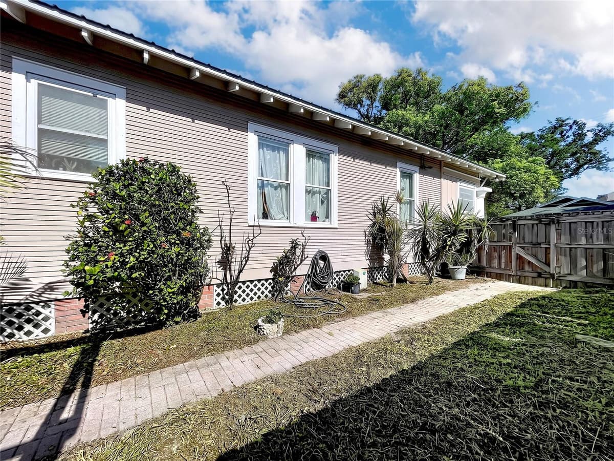 210 FLORIBRASKA AVENUE — photo 38 of 62