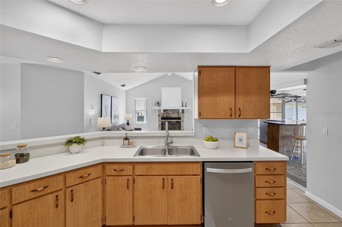 1202 VALENCIA LANE — photo 25 of 68
