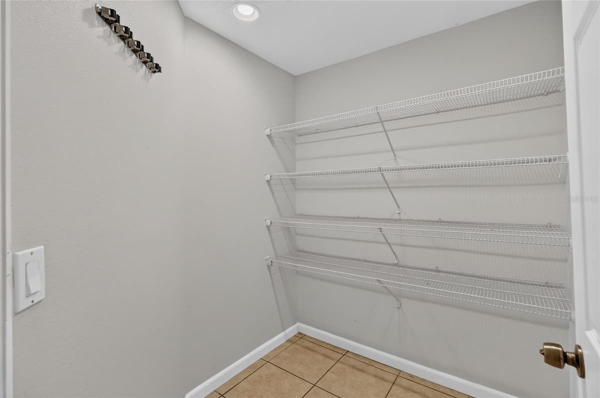 1202 VALENCIA LANE — photo 36 of 68