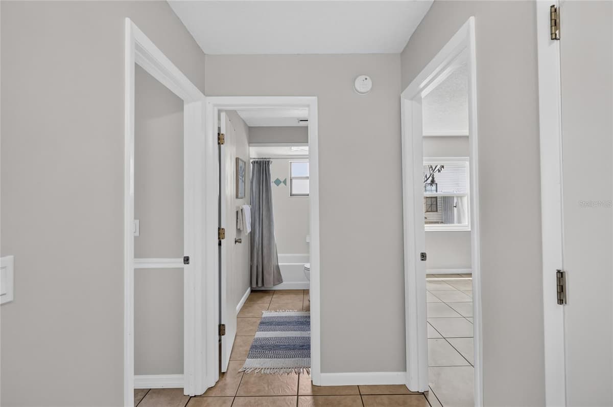 1202 VALENCIA LANE — photo 48 of 68