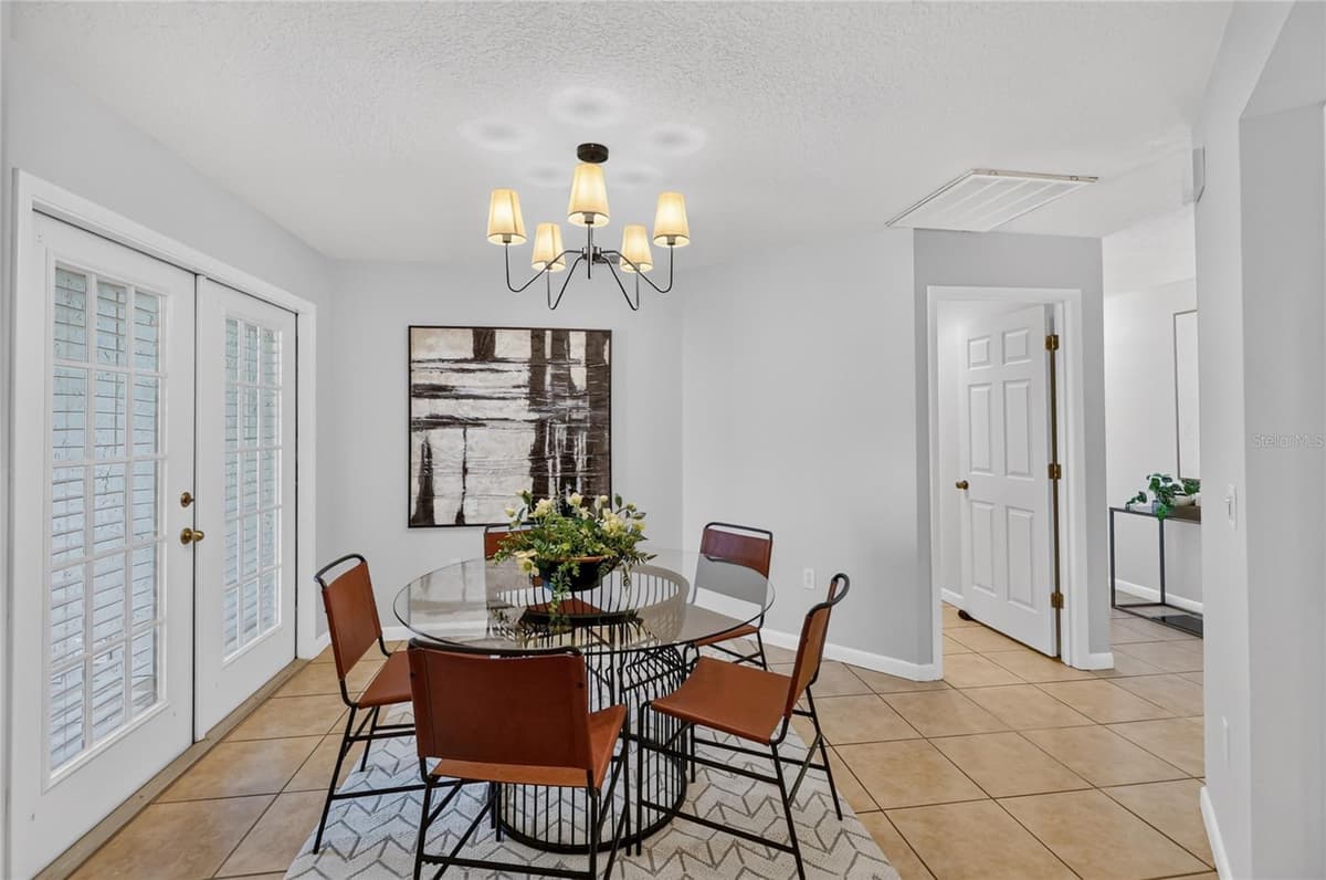 1202 VALENCIA LANE — photo 34 of 68