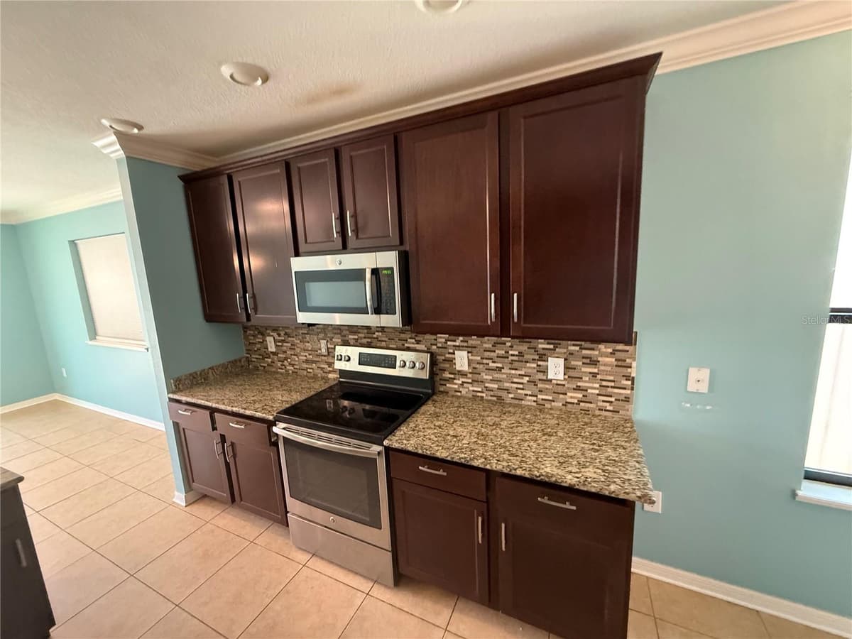 3920 WILLOW WALK DRIVE — photo 4 of 18