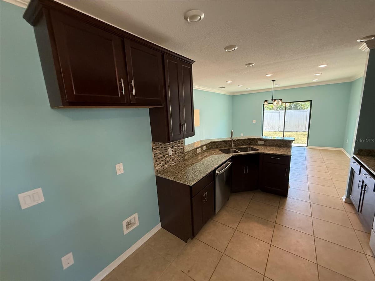 3920 WILLOW WALK DRIVE — photo 5 of 18