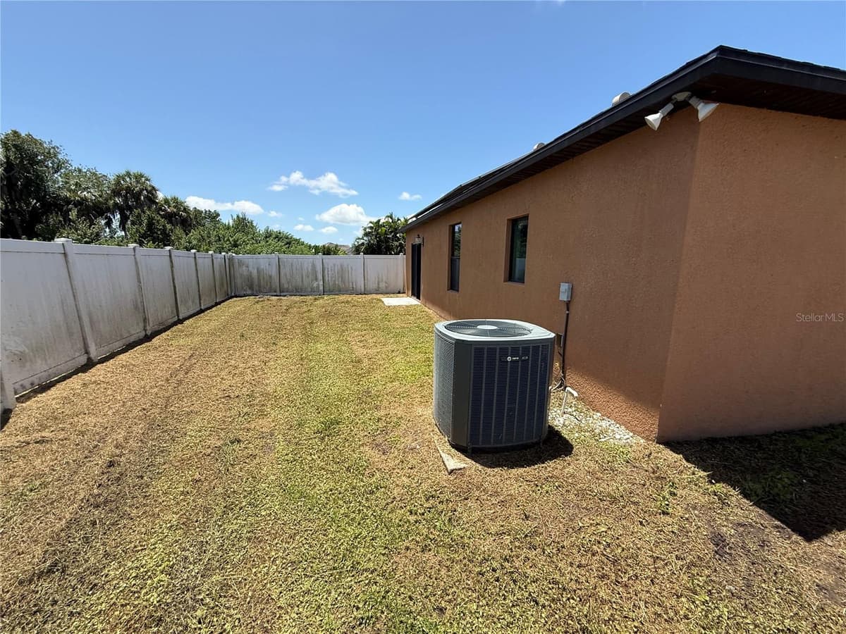 3920 WILLOW WALK DRIVE — photo 17 of 18