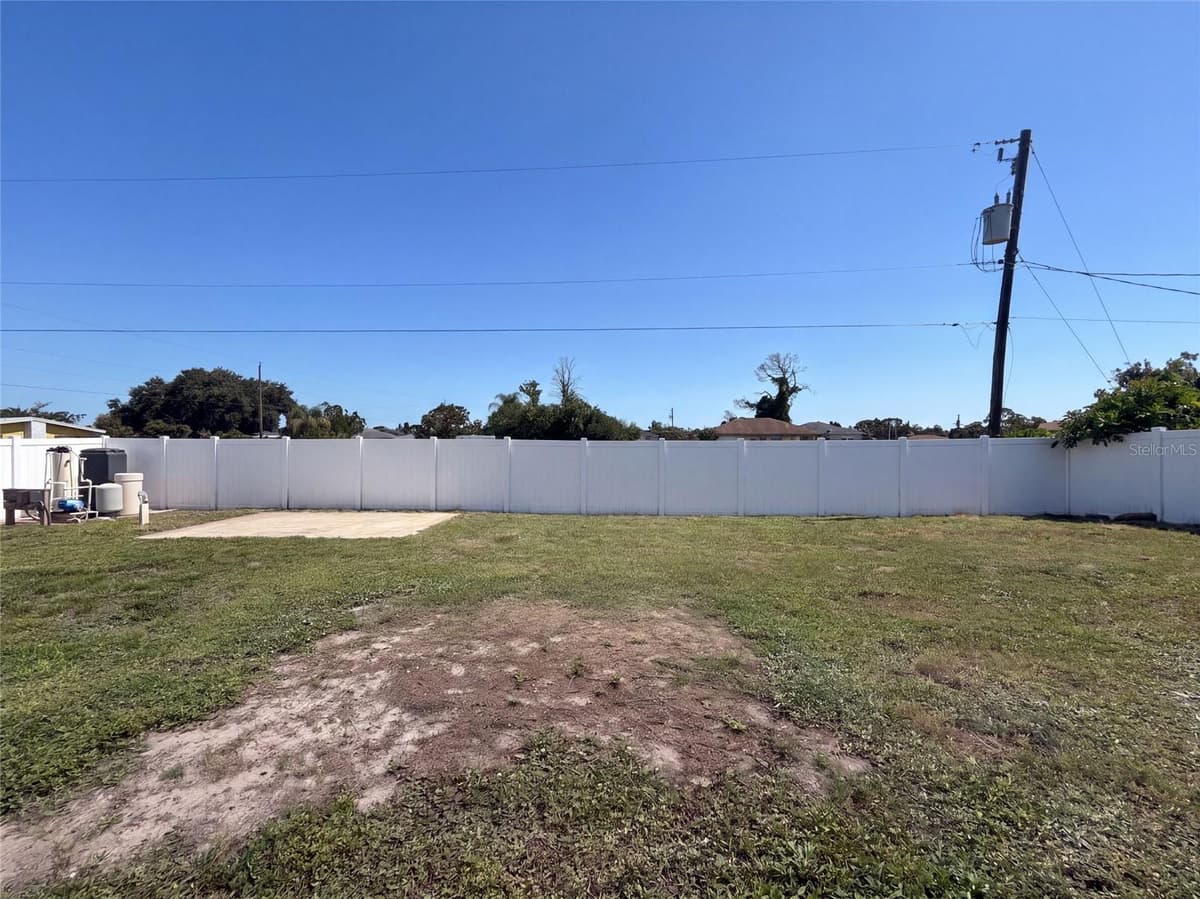 124 SAN BENITO AVENUE — photo 27 of 29