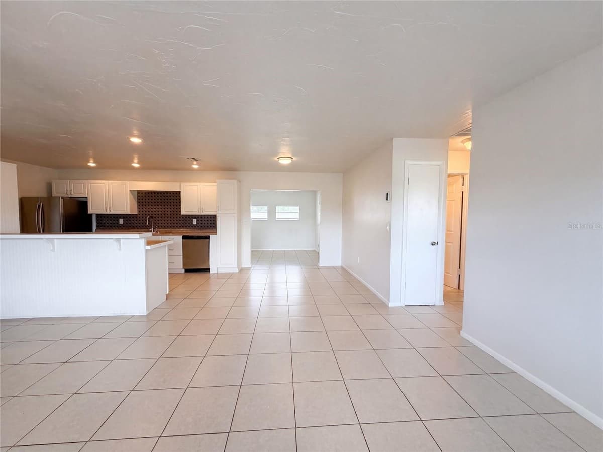 124 SAN BENITO AVENUE — photo 8 of 29
