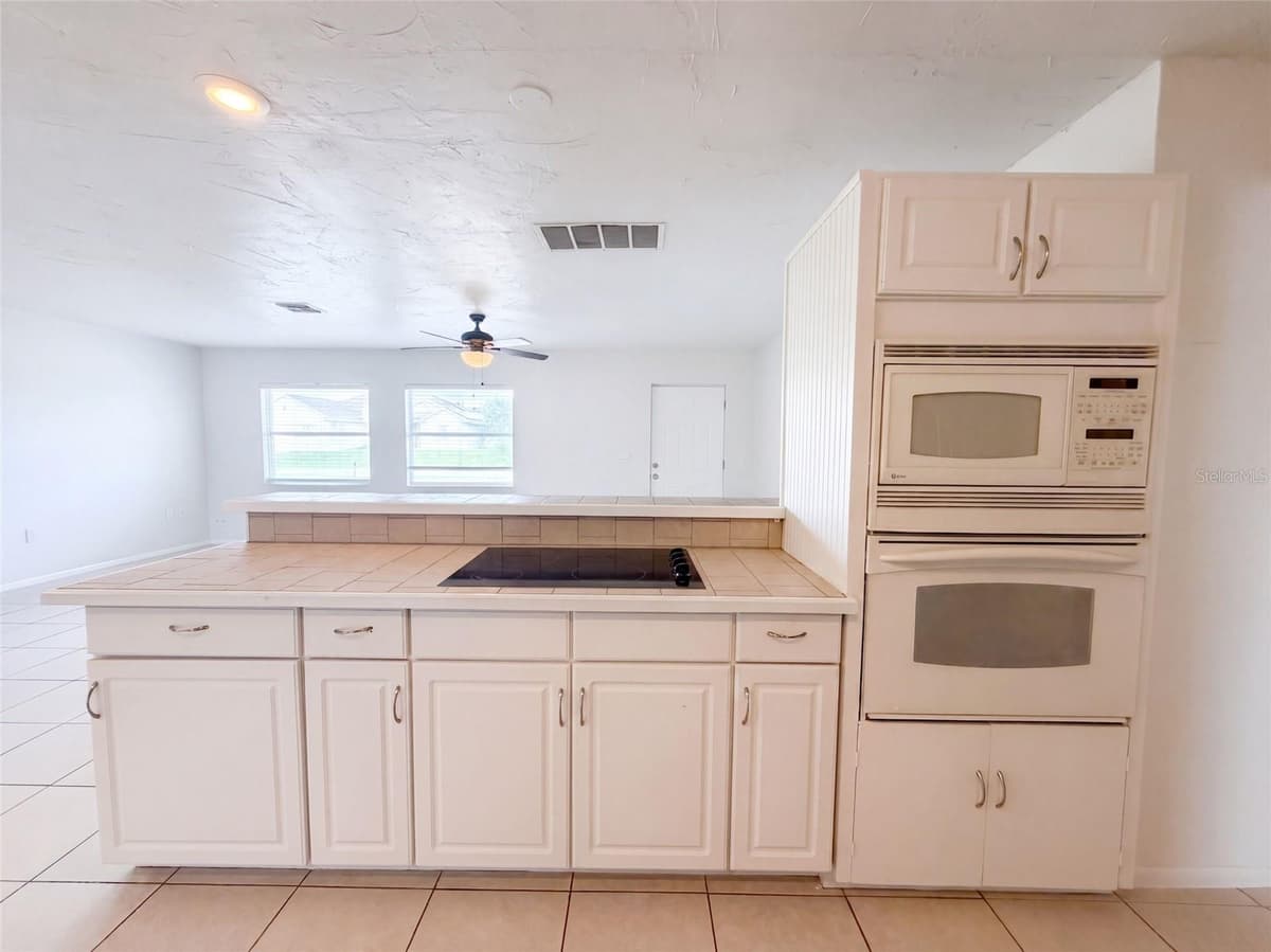 124 SAN BENITO AVENUE — photo 11 of 29
