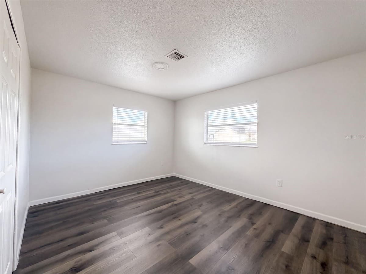 124 SAN BENITO AVENUE — photo 13 of 29