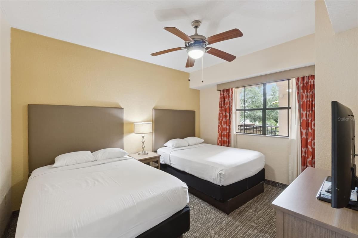 12521 FLORIDAYS RESORT DRIVE — photo 13 of 77