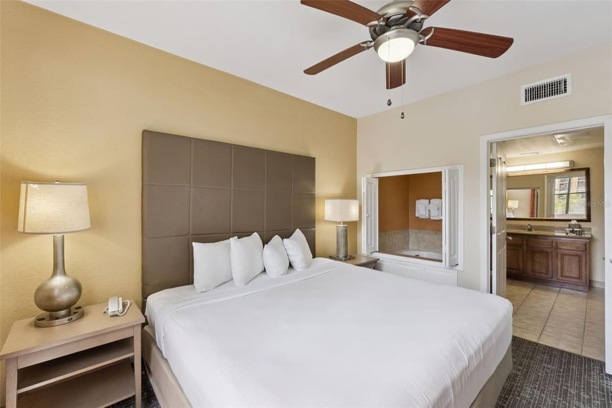 12521 FLORIDAYS RESORT DRIVE — photo 19 of 77