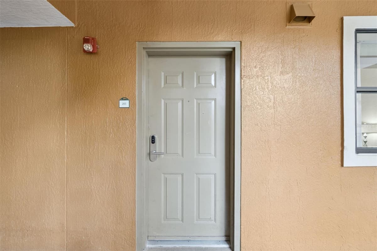 12521 FLORIDAYS RESORT DRIVE — photo 4 of 77