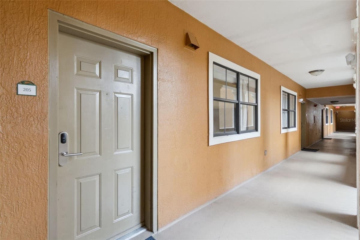 12521 FLORIDAYS RESORT DRIVE — photo 5 of 77