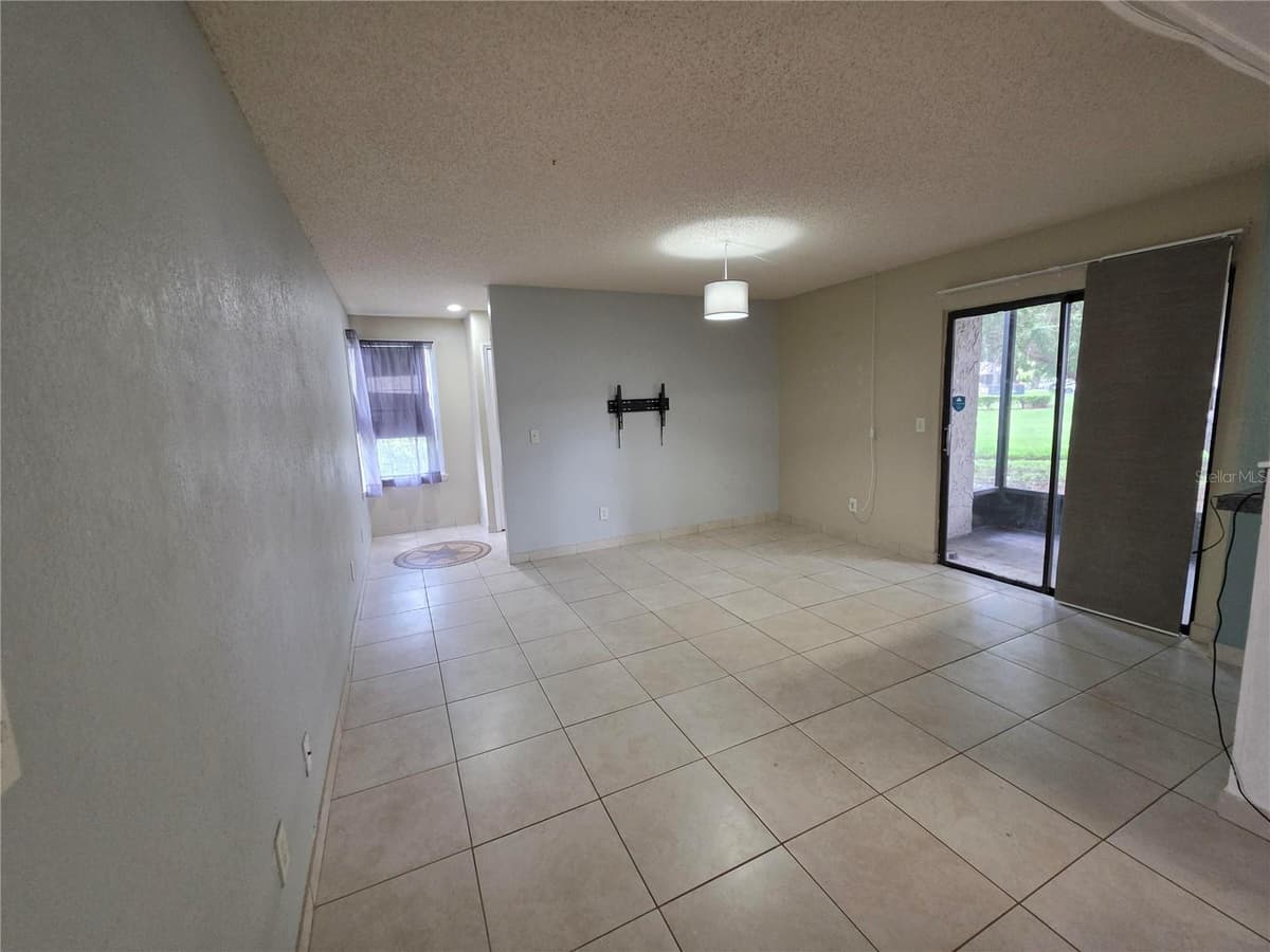 3019 ANTIQUE OAKS CIRCLE — photo 7 of 16