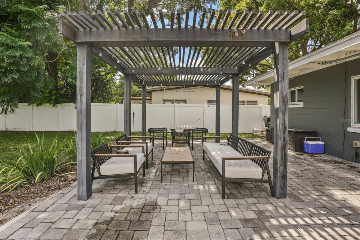 2812 DELLWOOD DRIVE — photo 17 of 18