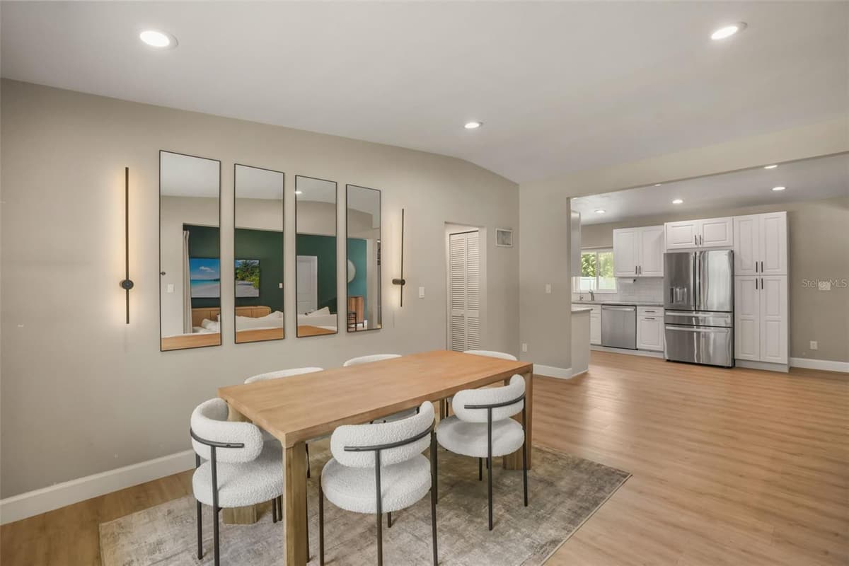 2812 DELLWOOD DRIVE — photo 5 of 18
