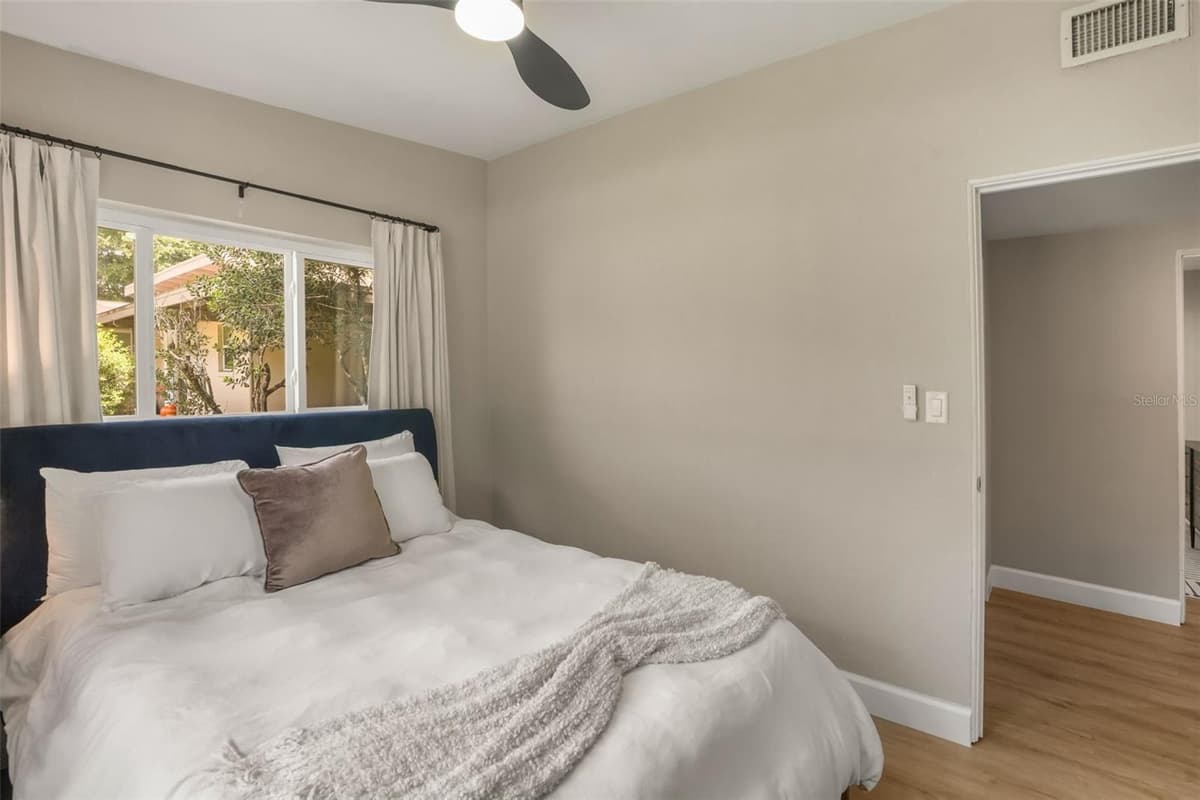 2812 DELLWOOD DRIVE — photo 13 of 18
