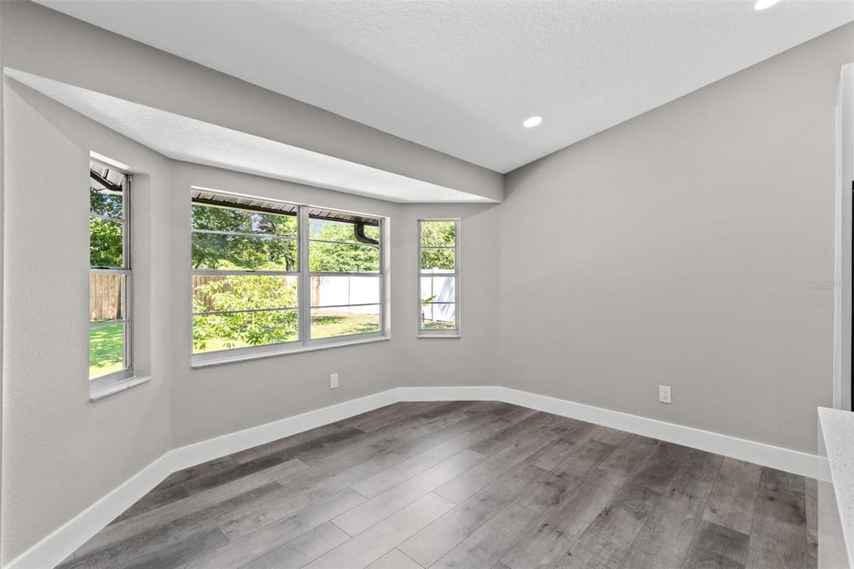 910 WHISLER COURT — photo 15 of 41