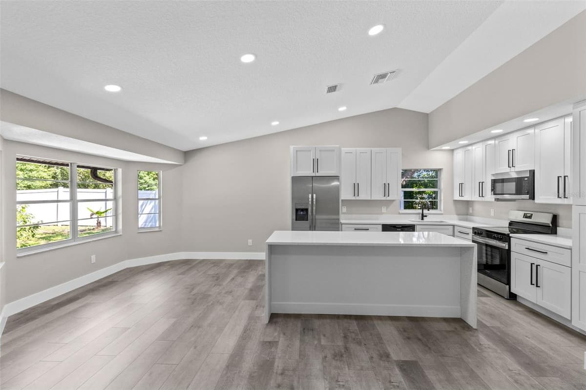 910 WHISLER COURT — photo 10 of 41