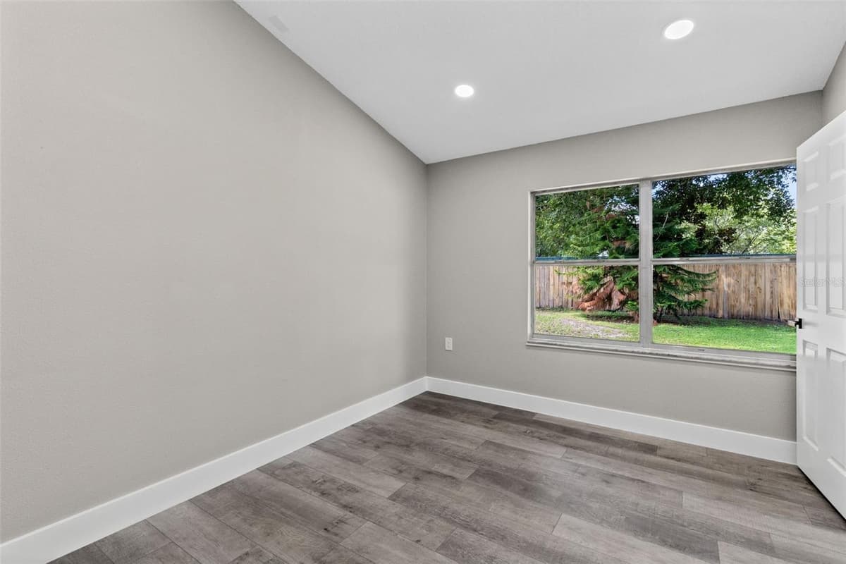 910 WHISLER COURT — photo 22 of 41