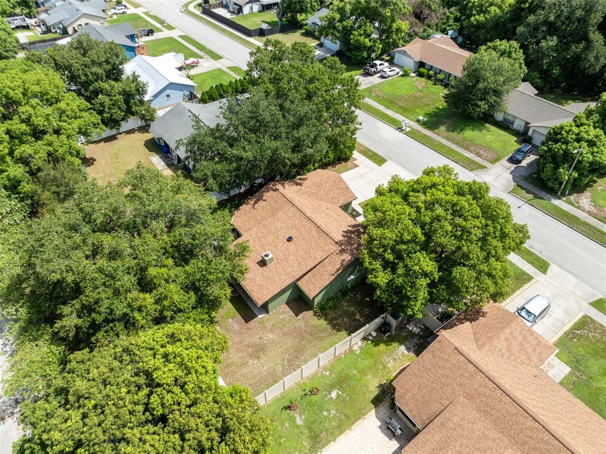 910 WHISLER COURT — photo 4 of 41
