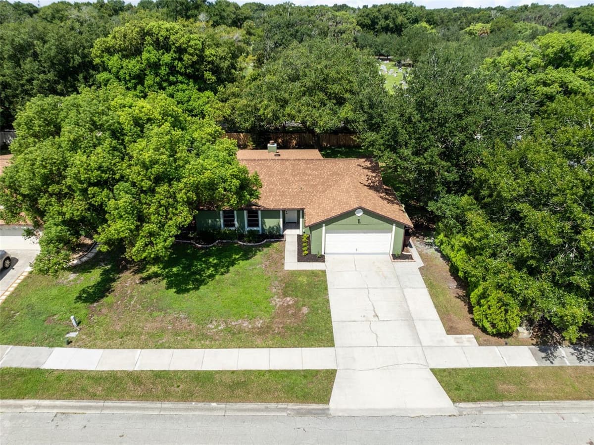 910 WHISLER COURT — photo 3 of 41