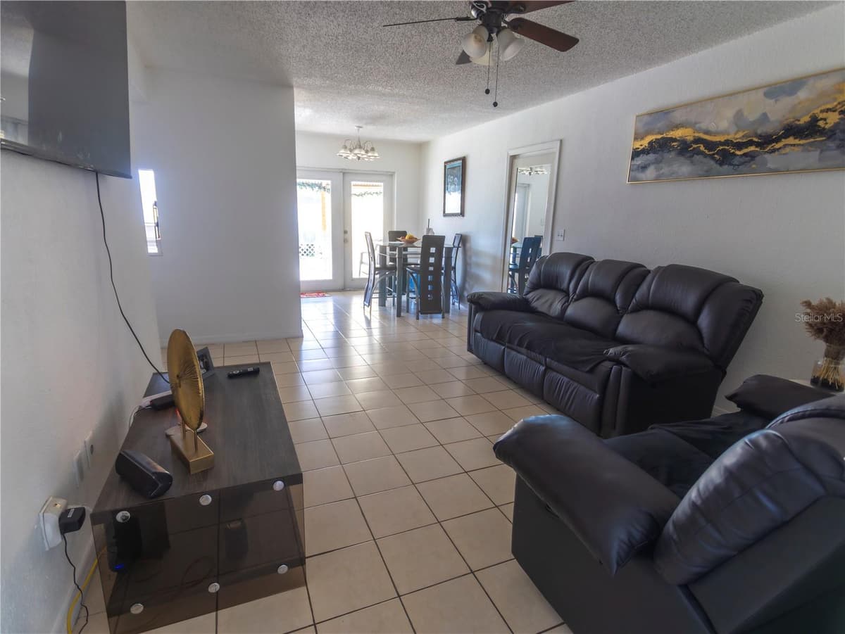 4718 ELDORADO DRIVE — photo 4 of 23