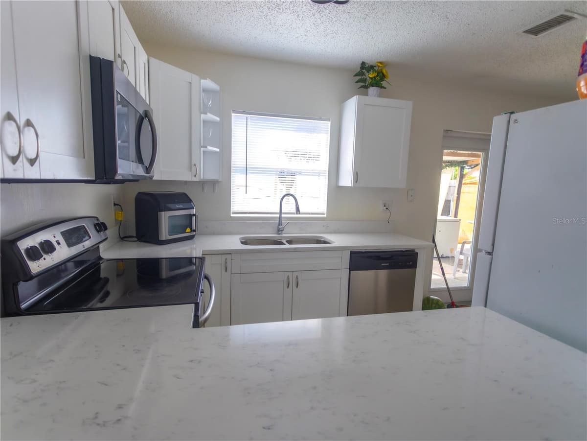 4718 ELDORADO DRIVE — photo 6 of 23