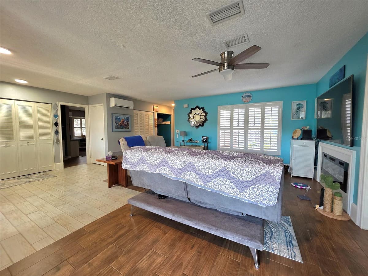 9040 BAY DRIVE — photo 8 of 47