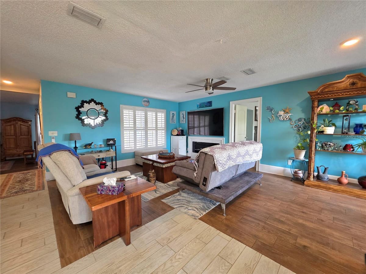9040 BAY DRIVE — photo 6 of 47