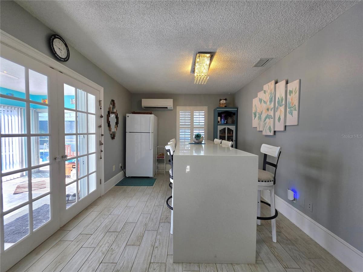 9040 BAY DRIVE — photo 12 of 47