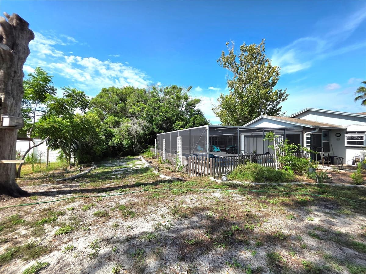 9040 BAY DRIVE — photo 44 of 47