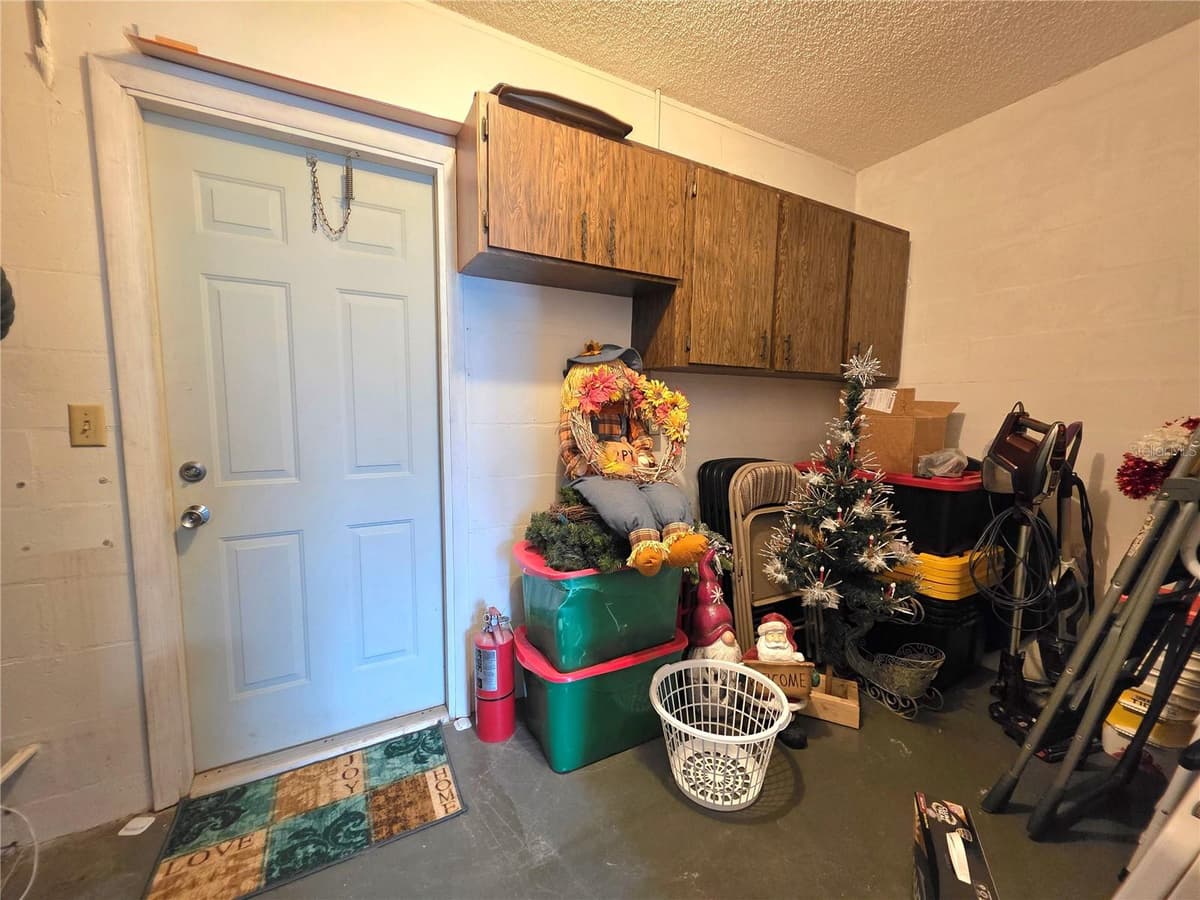 9040 BAY DRIVE — photo 17 of 47