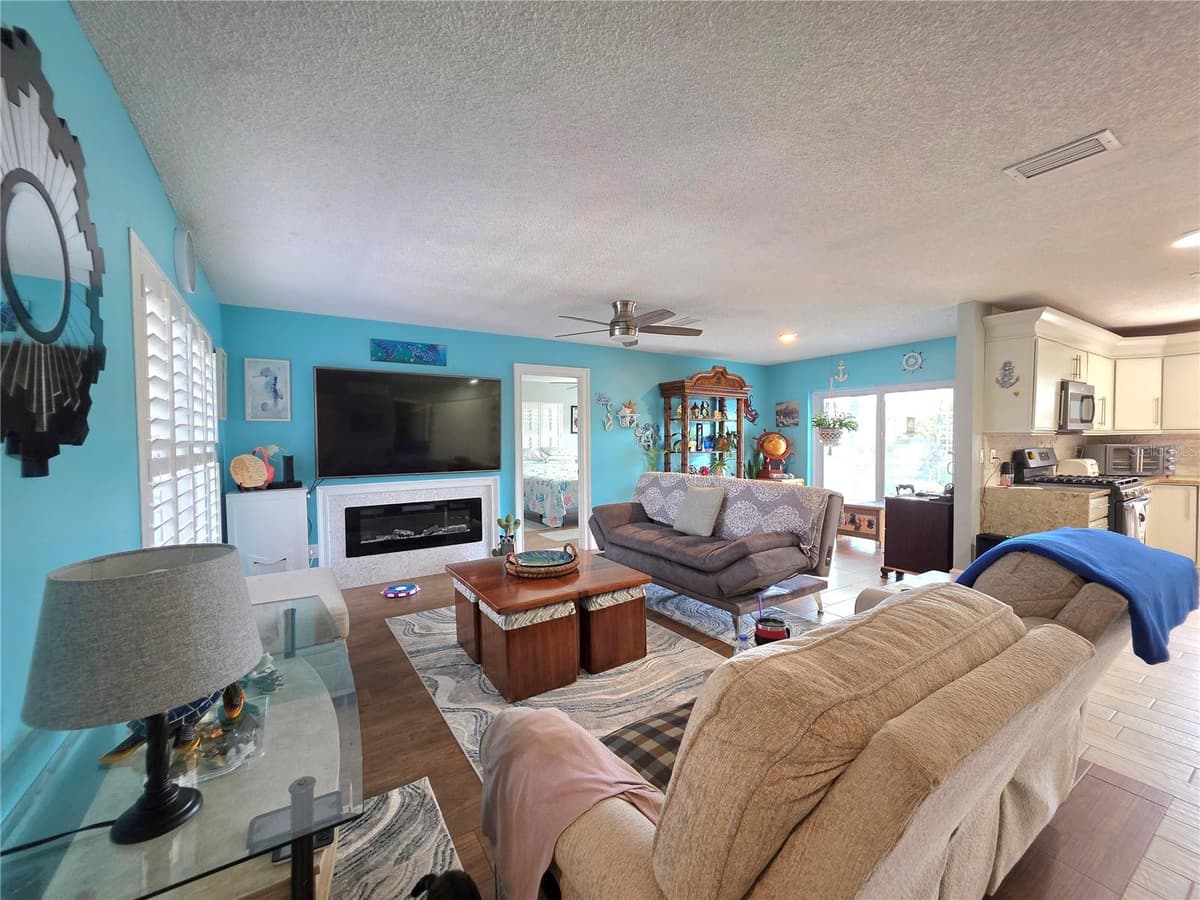9040 BAY DRIVE — photo 3 of 47