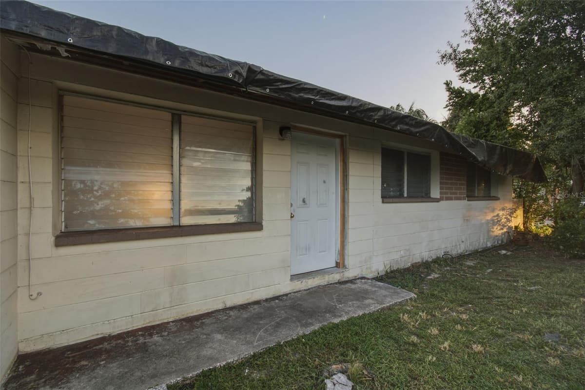 6016 IDLEWILD AVENUE — photo 8 of 9