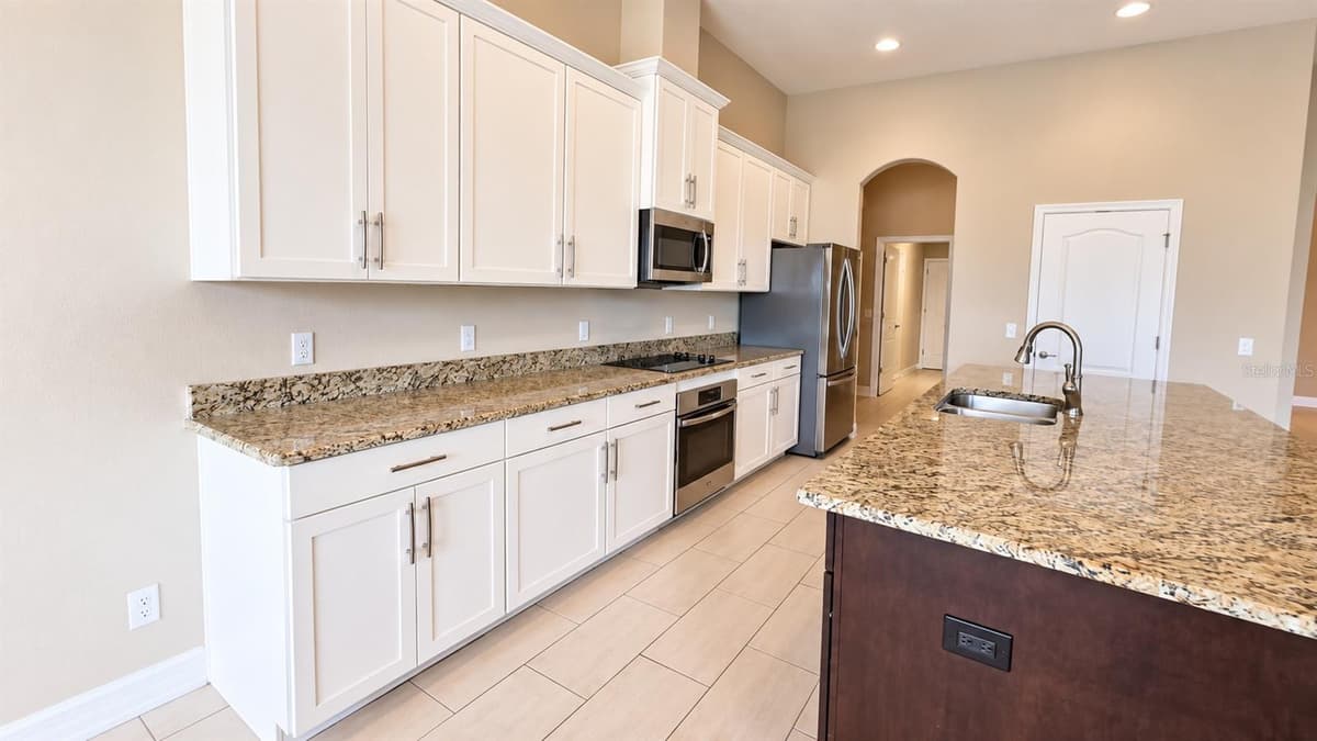 10619 MISTFLOWER LANE — photo 9 of 37