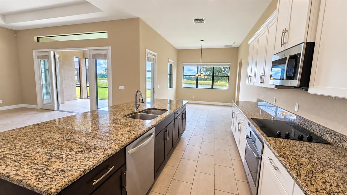 10619 MISTFLOWER LANE — photo 5 of 37