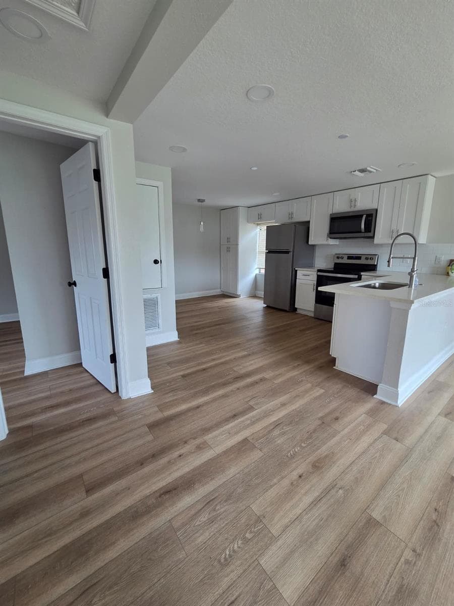 300 ERON WAY — photo 12 of 30